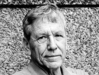 Amos Oz